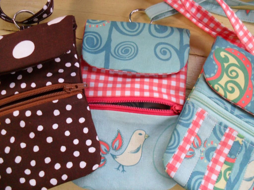 Clever Chicks Blog Hop at The Chicken Chick® Zippered Phone Pouch Pattern, shared by Wow, I Like That