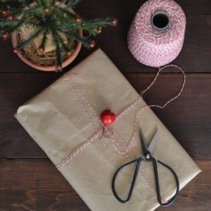 Simple and Natural Holiday Gift Wrapping