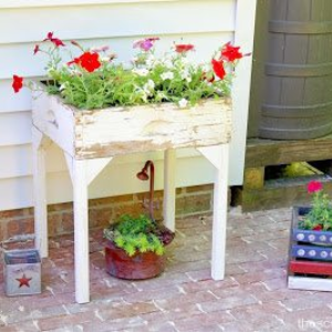 Old Drawer Flower box, shared by the Scrap Shop